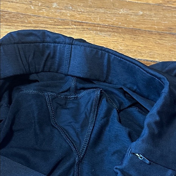 Tracksmith Women’s Session Shorts, Black, Large - Picture 6 of 6